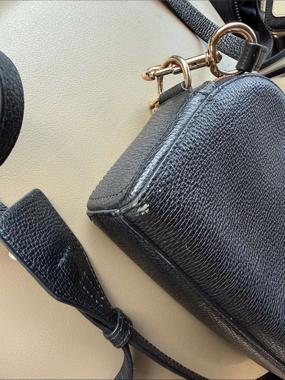 Marc Jacobs Black Pebbled Leather Camera Crossbody with Double-J Logo - Picture 7 of 9